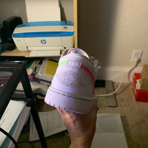 Jordan 1 low Multi Color swoosh - Picture 3 of 9